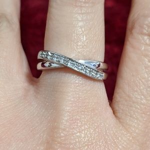 Lia Sophia Criss Cross Ring